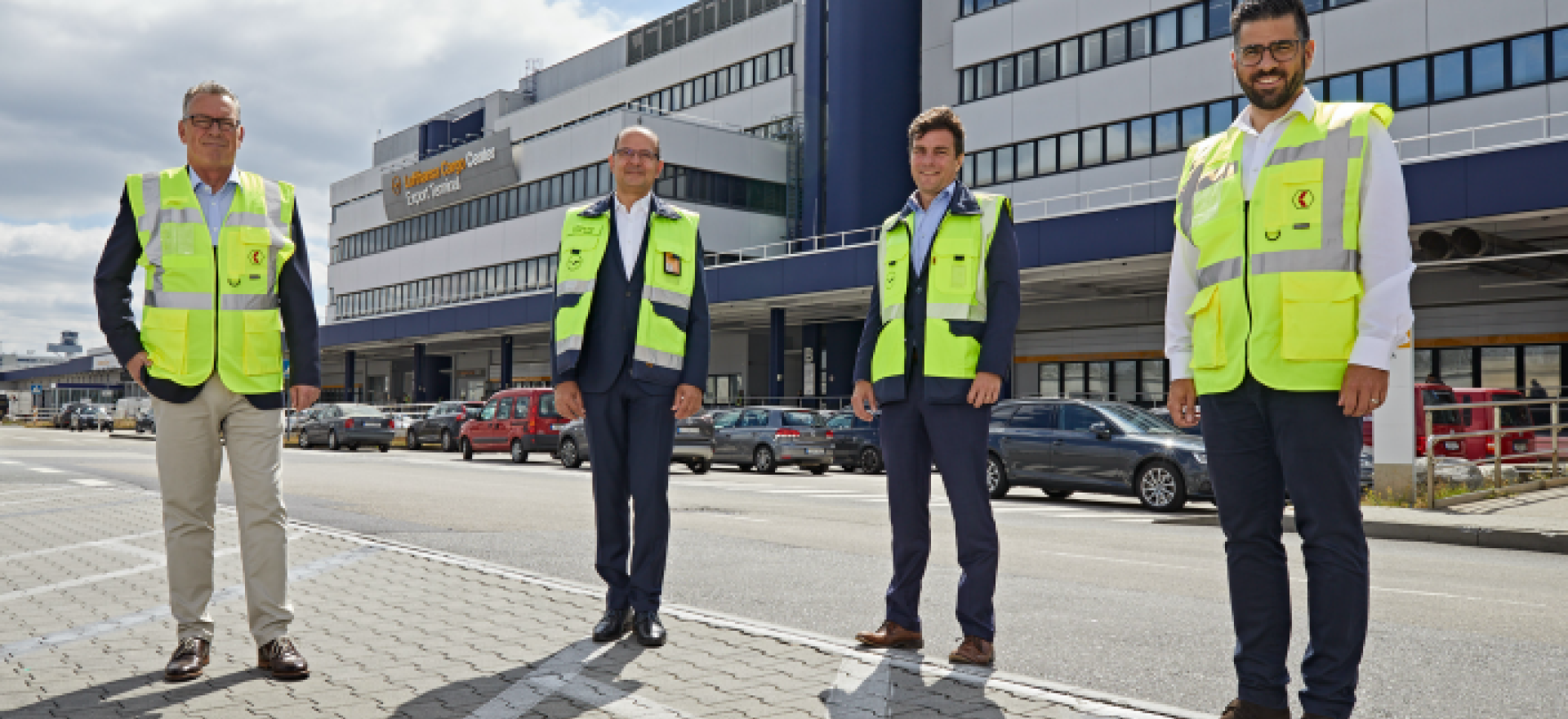 Lufthansa Cargo Team 